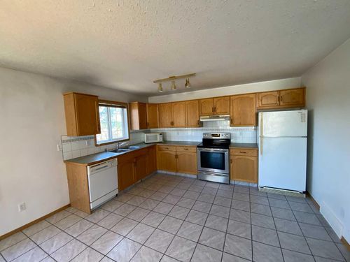 1a-104 Upland Trail W, Brooks, AB, T1R1L6 | Card Image