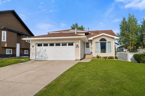 9106 110a Avenue, Grande Prairie, AB, T8X1K3 | Card Image