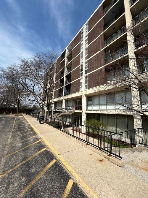 ste-ll4-1043 S York Rd, Bensenville, IL, 60106-3488 | Card Image