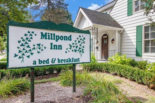 155 N Main St, Clarkston, MI, 48346-1521 | Card Image