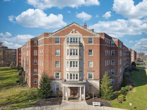 209-13800 Fairhill Road, Shaker Heights, OH, 44120 | Card Image