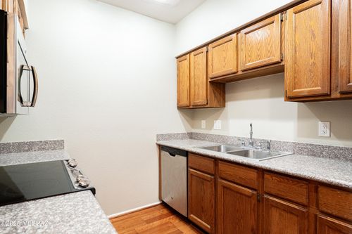 230-5500 N Valley View Rd, Tucson, AZ, 85718 | Card Image