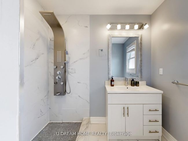 84 Autumn Way, House other with 4 bedrooms, 4 bathrooms and 4 parking in Aurora ON | Image 21