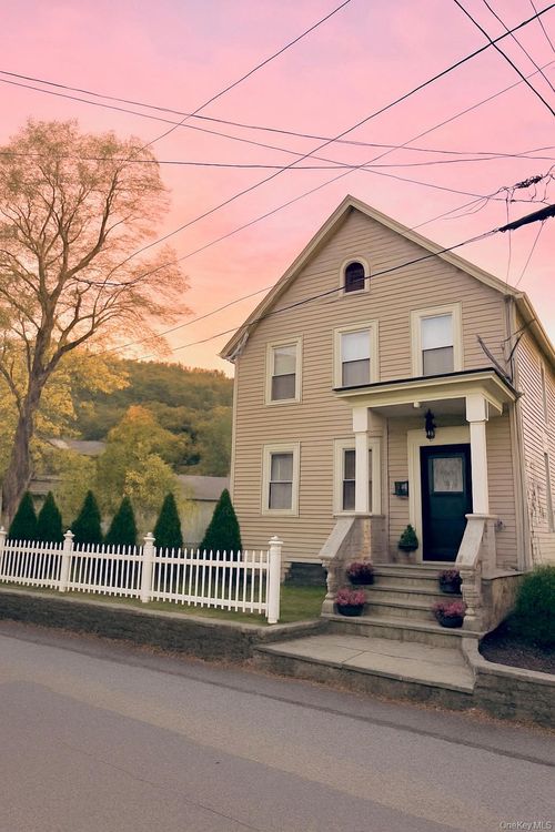 18 Hornbeck Ave, Port Jervis, NY, 12771-1521 | Card Image