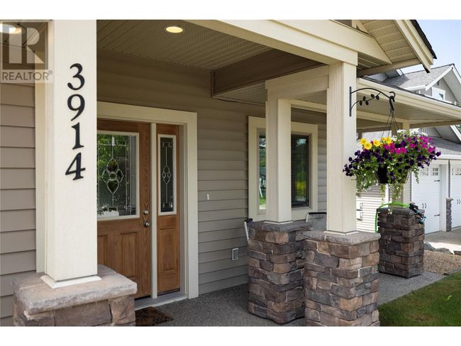 3914 Hornby Terr, House other with 5 bedrooms, 3 bathrooms and 6 parking in Armstrong BC | Image 4