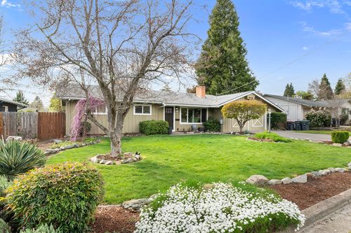 324 Stanley Ave, Medford, OR, 97504-7726 | Card Image