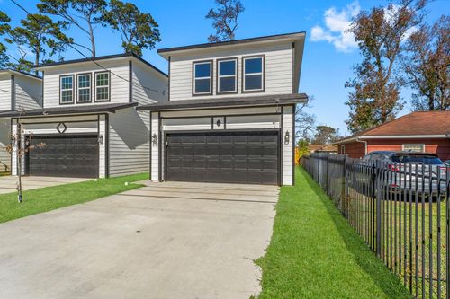 8161 Crestview Dr, Houston, TX, 77028-2605 | Card Image