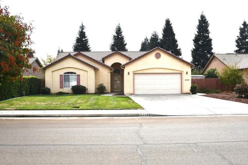 2729 W Oakridge Avenue, Visalia, CA, 93291 | Card Image