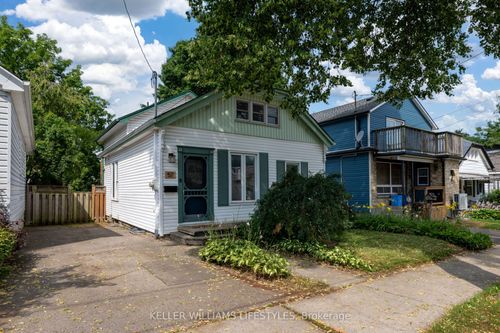 {{alt}} | Card Image