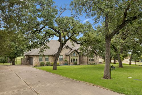 233 Colovista Pkwy, Bastrop, TX, 78602-7436 | Card Image