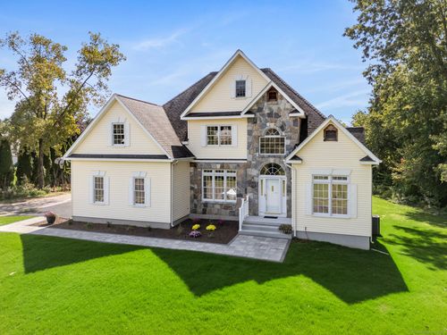 88 Cambridge Dr, South Windsor, CT, 06074-1551 | Card Image