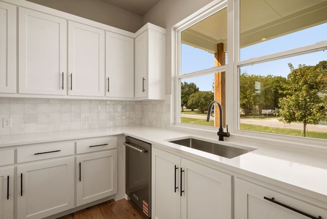 207 W 7 Th St, House other with 4 bedrooms, 3 bathrooms and null parking in Justin TX | Image 19