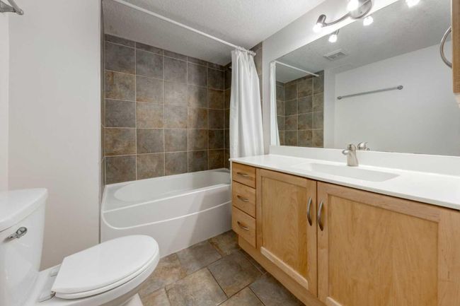 221 - 35 Glamis Green Sw, Home with 2 bedrooms, 1 bathrooms and 1 parking in Calgary AB | Image 10