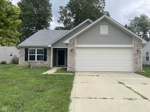 125 Hilltop Farms Blvd, New Whiteland, IN, 46184-9236 | Card Image