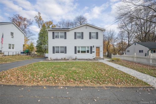 8 Loran Ct, Nanuet, NY, 10954-3418 | Card Image