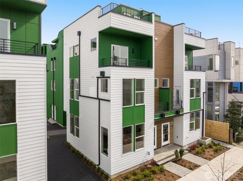 904 A 28th Ave S, Seattle, WA, 98144 | Card Image