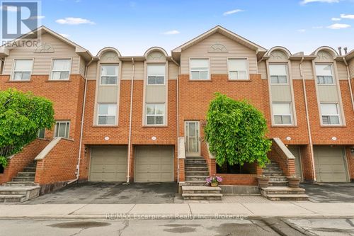 5-1570 Reeves Gate, Oakville, ON, L6M3J3 | Card Image