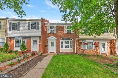 8221 Community Dr, MANASSAS, VA, 20109-3517 | Card Image
