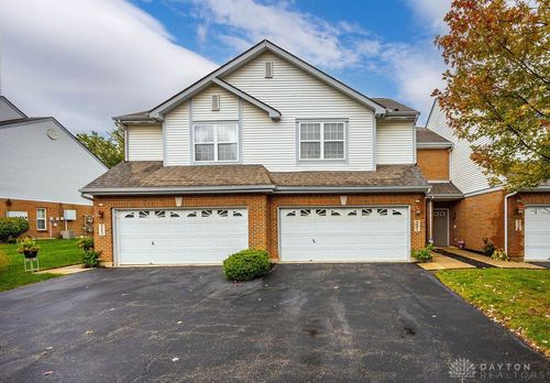 9251 Great Lakes Cir, Washingtn Twp, OH, 45458-3677 | Card Image