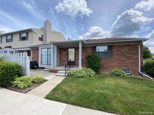 90-2101 Vine Way Dr, Canton, MI, 48188-1861 | Card Image
