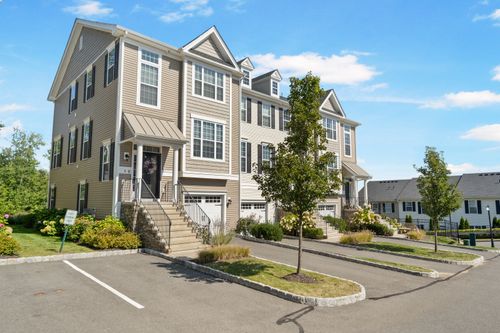 5-5 Gingham Ct, Danbury, CT, 06810-1516 | Card Image