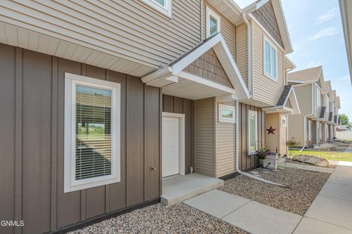 803 14th St Se, Mandan, ND, 58554-4528 | Card Image
