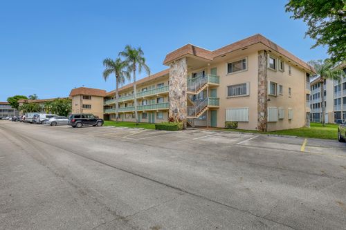 117-400 Village Green Cir W, Palm Springs, FL, 33461-6518 | Card Image