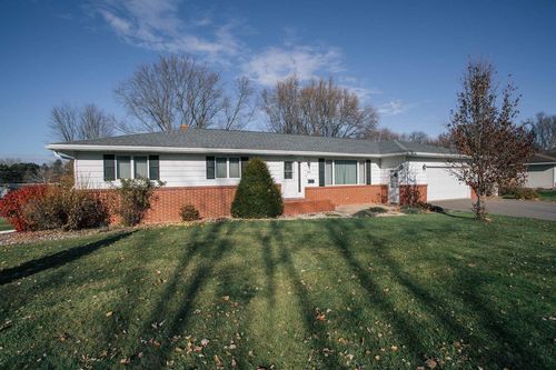 300 E Miller Street, Greenwood, WI, 54437 | Card Image
