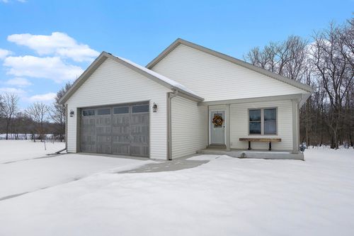 217 Corwin Meadows Dr, Lawrence, MI, 49064-9548 | Card Image