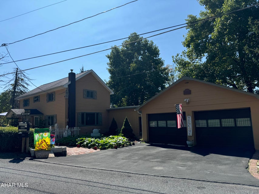 15th St, Altoona, PA 16601