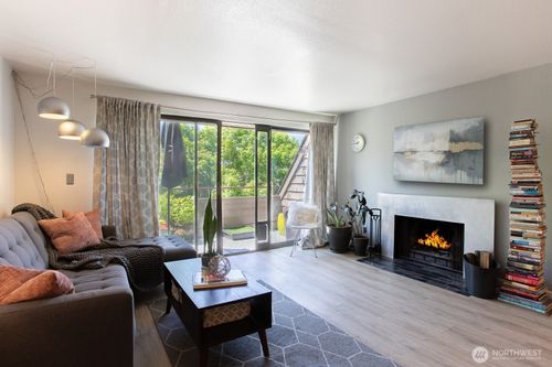 203-3030 14th Ave W, Seattle, WA, 98119-2066 | Card Image