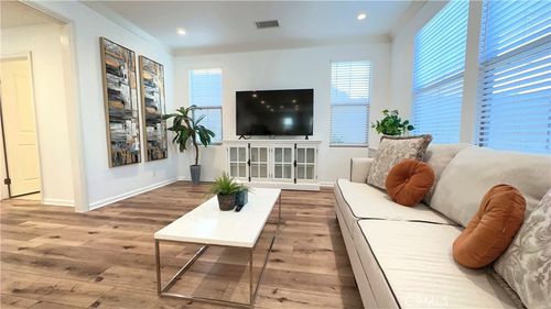 67 Decker, Irvine, CA, 92620-7348 | Card Image