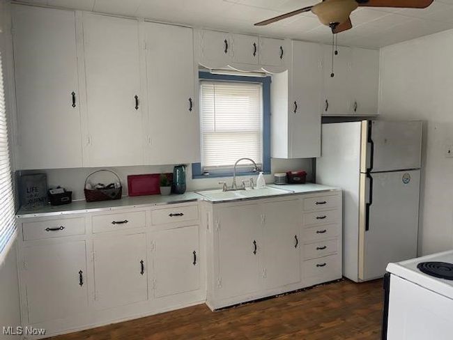 200 Austin Ave Nw, House other with 3 bedrooms, 1 bathrooms and null parking in Massillon OH | Image 5