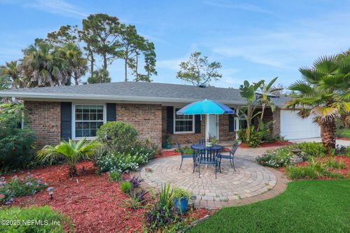 616 Davis St, Neptune Beach, FL, 32266-3600 | Card Image