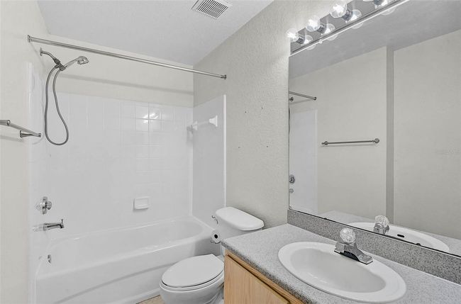 APT-204 - 8827 Manor Loop, Condo with 2 bedrooms, 2 bathrooms and null parking in Lakewood Ranch FL | Image 19