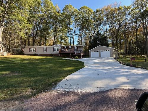 200 Zorn Dr, Somerset, PA, 15501-5443 | Card Image