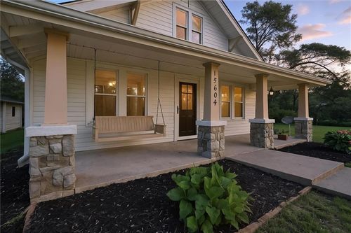 15604 Washington School Rd, Excelsior Springs, MO, 64024-8107 | Card Image