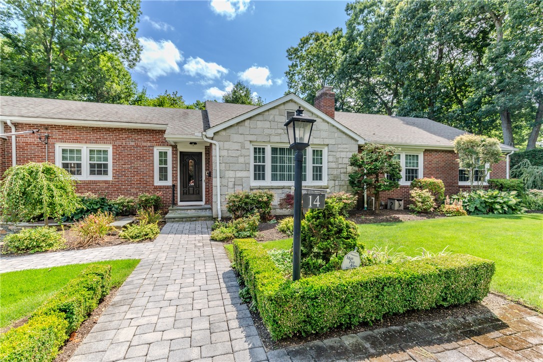 Hillsdale Dr, Cranston, RI 02920