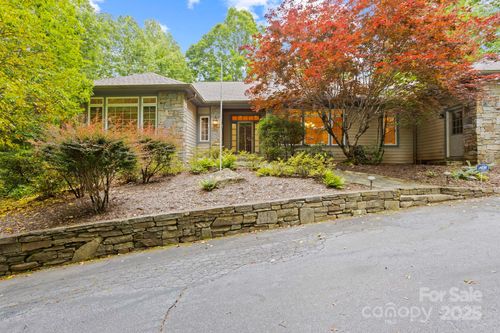 132 Berry Creek Dr, Flat Rock, NC, 28731-8531 | Card Image