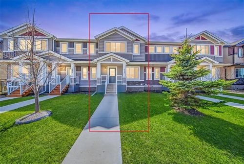 584 Transcona Blvd, Winnipeg, MB, R3W0L6 | Card Image