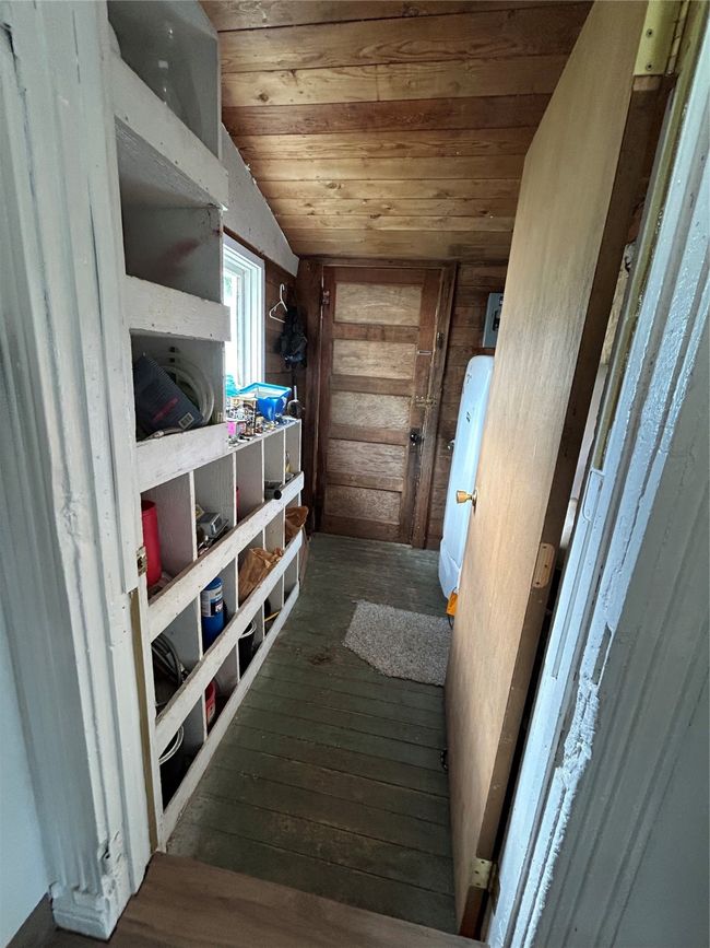 Mud room to back yard | Image 26