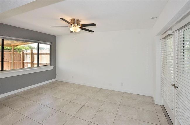Dining Room Area | Image 11