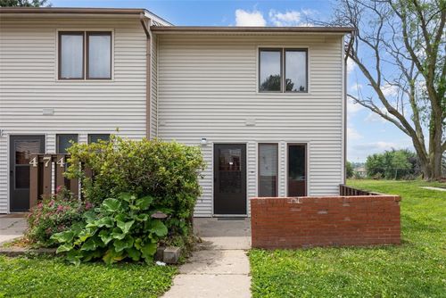 478 Hawaii Ct, Iowa City, IA, 52246-2737 | Card Image