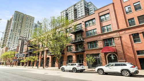 301-420 W Ontario St, Chicago, IL, 60654-7953 | Card Image