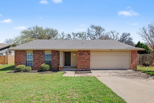 2312 Chinaberry Dr, Bedford, TX, 76021-5210 | Card Image