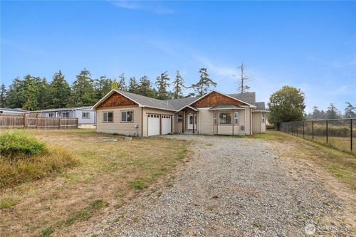 930 Donald Ave, Oak Harbor, WA, 98277-8297 | Card Image