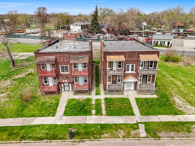 135 Stevens St, Home with 0 bedrooms, 12 bathrooms and null parking in Highland Park MI | Image 5