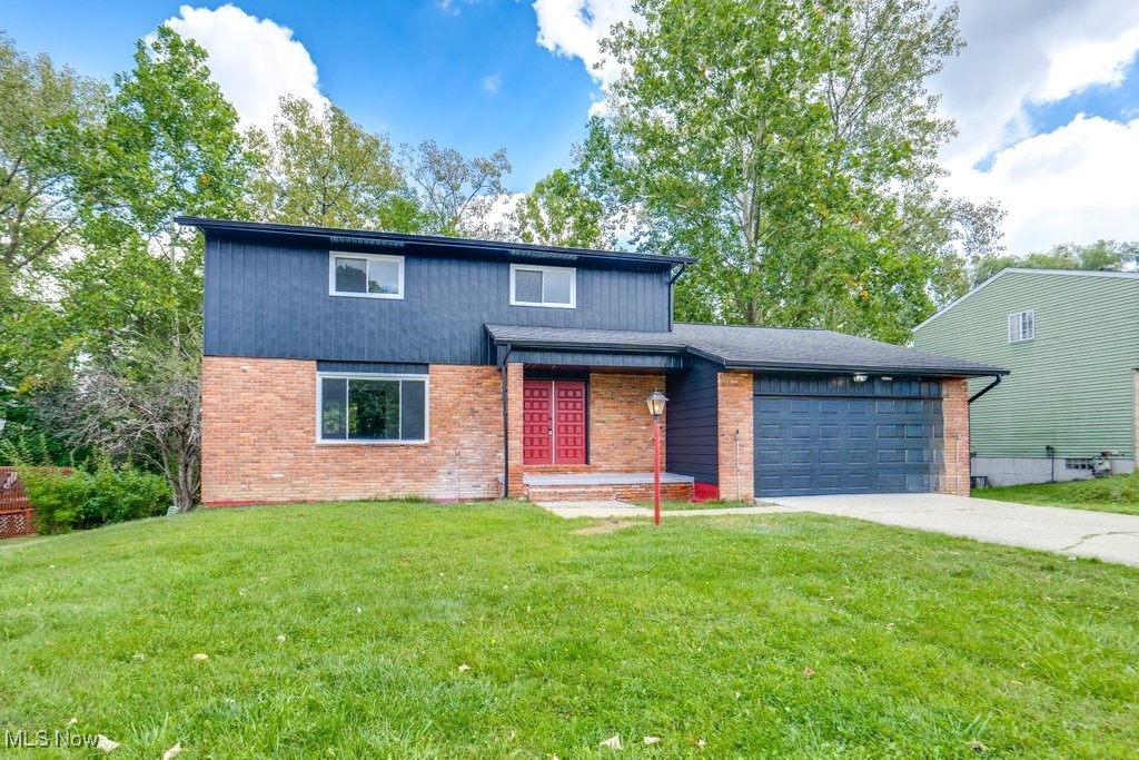 Hyannis Dr, Oakwood Village, OH 44146