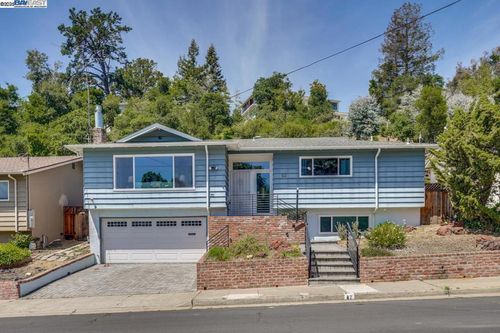 82 Elysian Fields Dr, Oakland, CA, 94605-4938 | Card Image