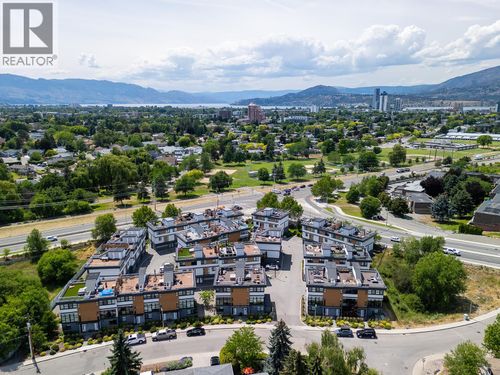 20-1515 Highland Dr N, Kelowna, BC, V1Y0C9 | Card Image